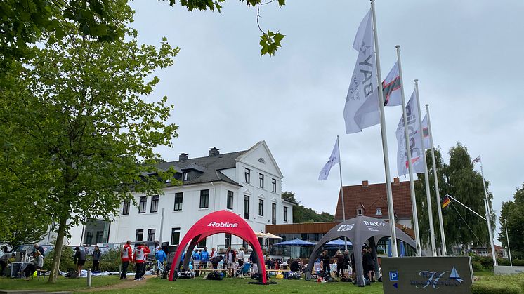 Segelbundesliga in 2023 erstmals direkt beim Hotel Kieler Yachtclub