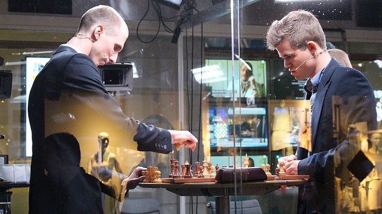 ​EnterCard slo Microsoft: Dmitrijs topper mot Magnus Carlsen Carlsen