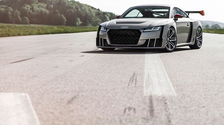Audi TT clubsport turbo grey front left side