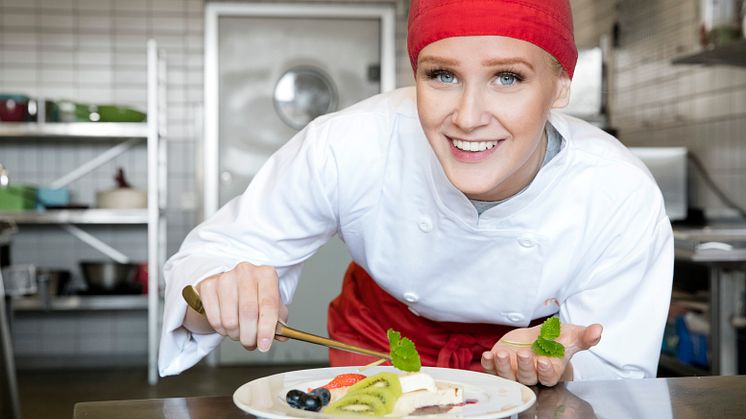 På Tranellska kan elever från gymnasiet, gymnasiesärskolan och vuxenutbildning läsa programmen Restaurang- och livsmedel, samt Hotell- och turism