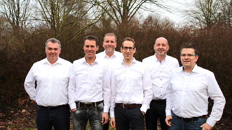 Vertriebsteam_Kebony  im Anschnitt