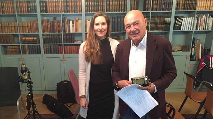 Generalsekreterare Natali Phalén och journalisten Vladimir Pozner efter intervjun