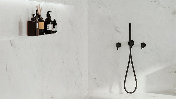 Dekton Marina bath
