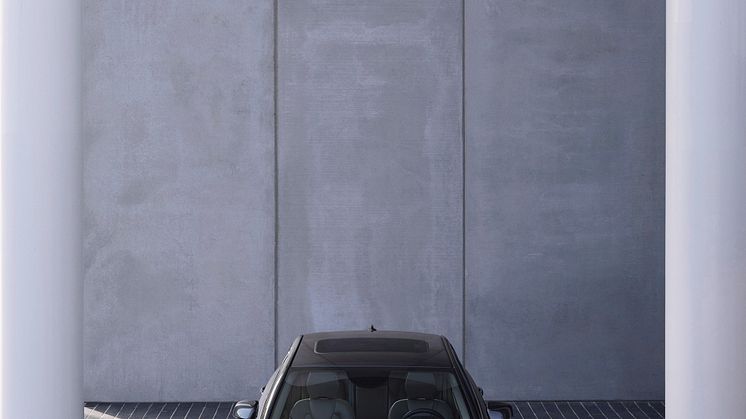 Volvo S90 Recharge T8 plug-in hybrid i Platinum Grey