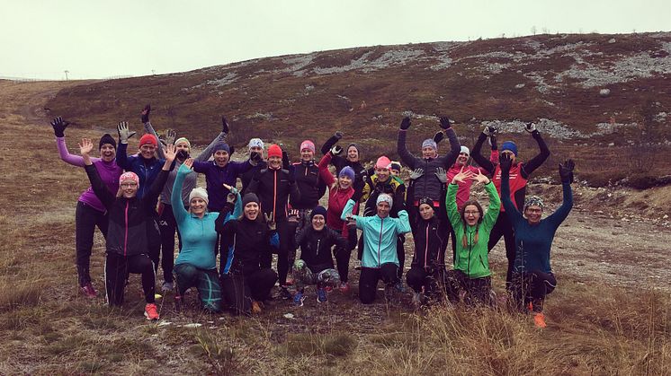 Glada löperskor efter intervallpass i Storhognas salombacke