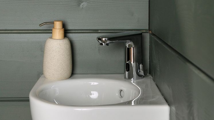 Geberit Renova Compact -kulmapesuallas.jpg