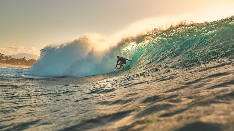 Se information om tidvatten, våghöjd, vind och betyg gällande surfing i din kompatibla Garmin smartwatch