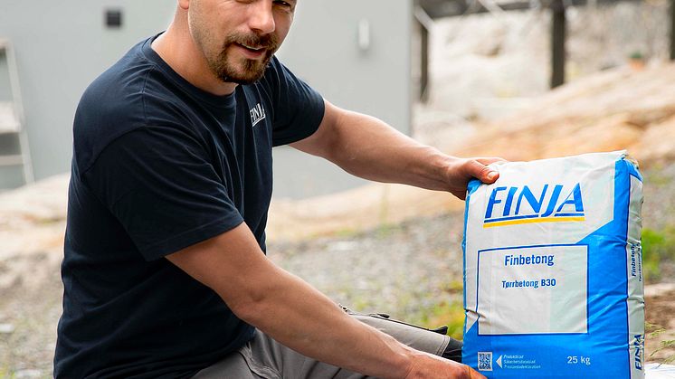 Bjørn bygger bo Plastsekk 2