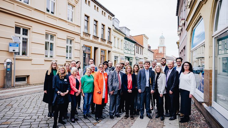 Auftaktveranstaltung des Digital-Kompasses mit Bundesverbraucherschutzministerin Steffi Lemke und Vertretenden der Beteiligten Institutionen.  Foto: BMUV/Christoph Wehrer