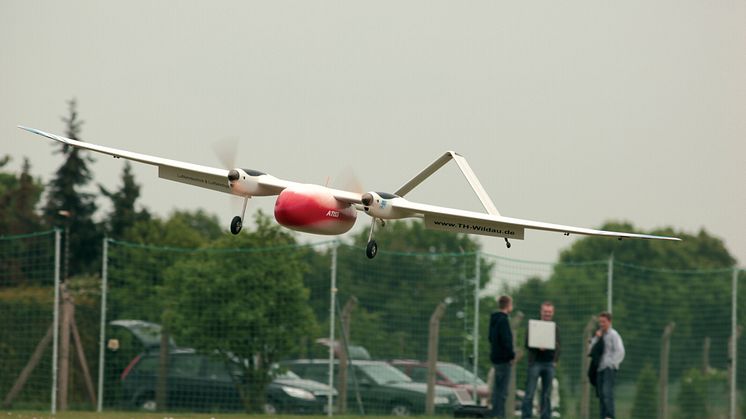 Fliegende Messplattform: Die Drohne ATISS aus dem Luftfahrttechnikum der TH Wildau. © TH Wildau / Pressefoto