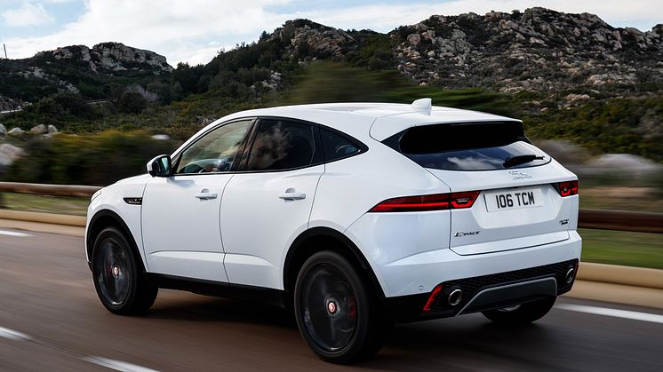 E-PACE S D240_YulongWhite_058