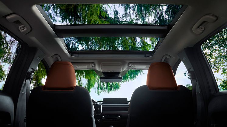 Mazda CX-50_21_Interior Panoramic Moonroof.jpg
