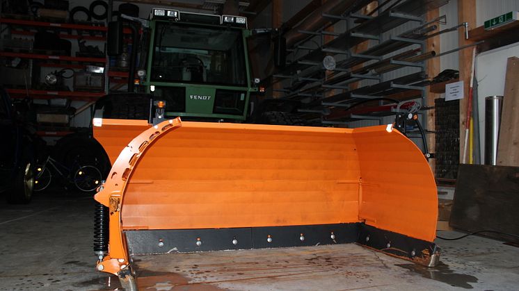 Der U-Schneepflug UP440 von Trejon hebt die Variabilität und Vielseitigkeit des V- bzw. Variopfluges auf ein ganz neues Niveau.  