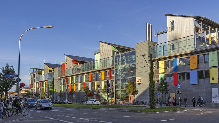 Stadsdelen Vauban Freiburg i södra Tyskland kännetecknas av hållbart boende och lågt bilinnehav.
