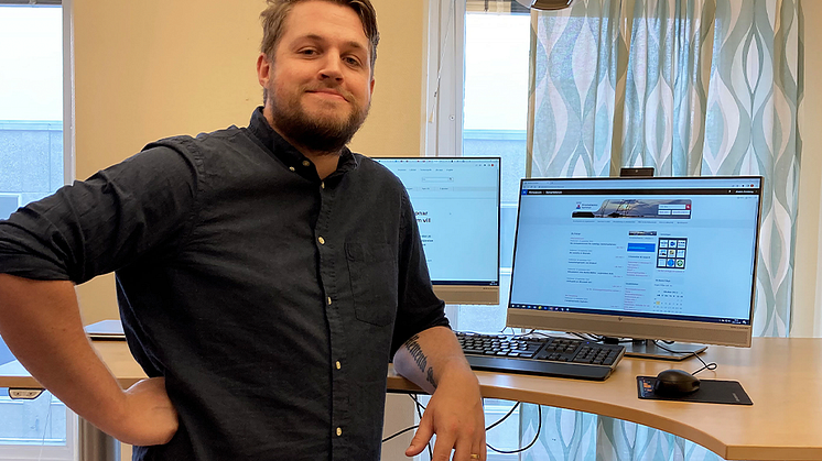 Jag vill hjälpa så många som möjligt att lära sig manövrera och klara sig i en alltmer digital miljö, säger Anders Forsbergs, Kristinehamns första digitala lots.