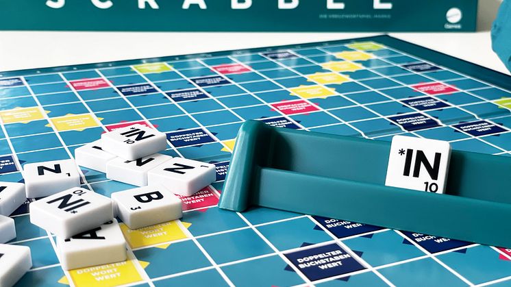 Durch die Neuerung bei Scrabble®  kann das Gendern spielerisch leicht gelernt werden und in den täglichen Sprachgebrauch übergehen.