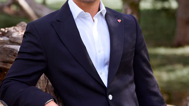 Nu börjar Alla barnhjärtans månad: Prins Carl Philip gör pins för hjärtebarn