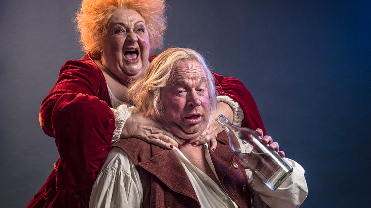 Sommarteater med Claes Malmberg och Marianne Mörck
