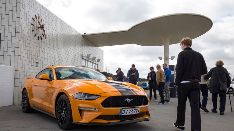 Ford Mustang på besøg til Supercar Sunday