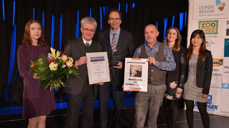 Prof. Dr. Peter Wollny (2.v.l.) nimmt als Direktor des Bach-Archivs Leipzig den Tourismuspreis 2017 entgegen. Michael Berninger (3.v.r.) von der Culturträger GmbH präsentiert die gesponserte Werbeleistung. 