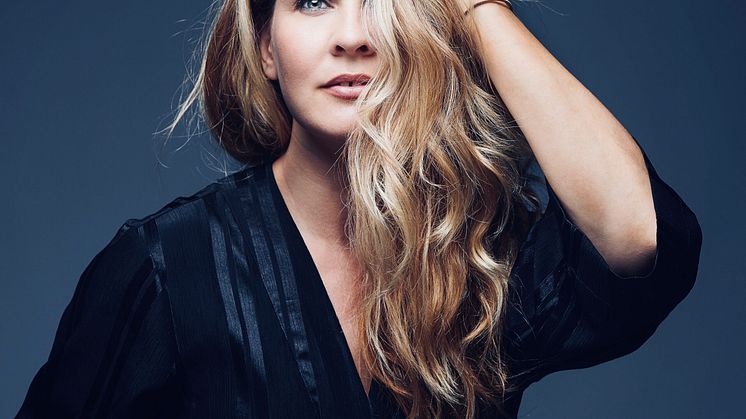 pernilla-pressbild-sommar-2021_peter-knutson-2560x2624
