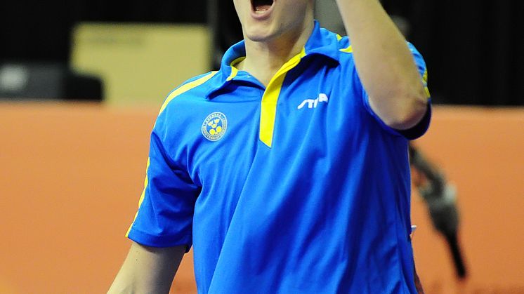 Mattias Karlsson knyter näven efter segermatch. Nu väntar spännande möte mot Slovakien i EM-kval för Karlsson och Sverige.