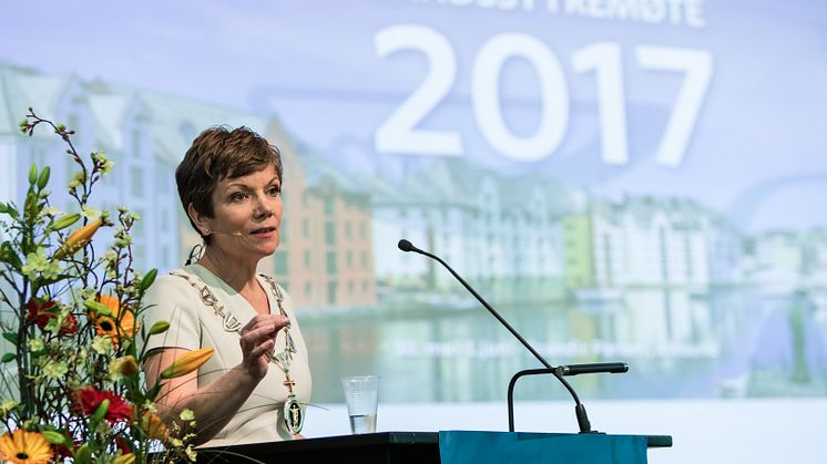Marit Hermansen valgt for to nye år som legepresident. Foto: Thomas Barstad Eckhoff/Legeforeningen