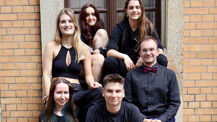 Die Band Hot Content sorgt in der Musikschule Johann Sebastian Bach für beste Stimmung - Foto: Kay Rohr