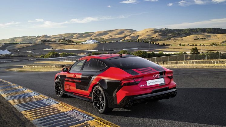 Audi RS 7 piloted driving concept (2015 Robby) rear left side