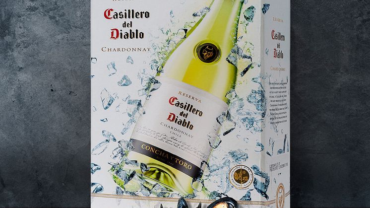 Casillero del Diablo Chardonnay BiB i nytt design. Dette er vinen for lyse vår- og sommerkvelder på terrassen, perfekt til blåskjell.
