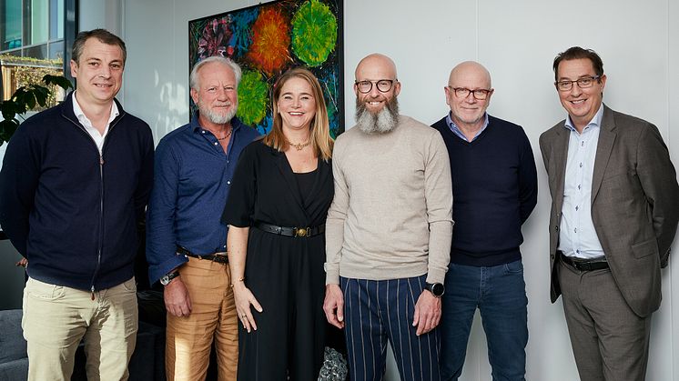 CO-WORKINGVETERANER INVESTERAR I CO-LIVING. Från vä till hö: Victor Looft – PAKTA, Lars Rydén – United Spaces, Katarina Liljestam Beyer, COO och grundare COLIVE, Jonas Häggqvist, CEO och grundare COLIVE, Göran Garberg – United Spaces, Erik Surén