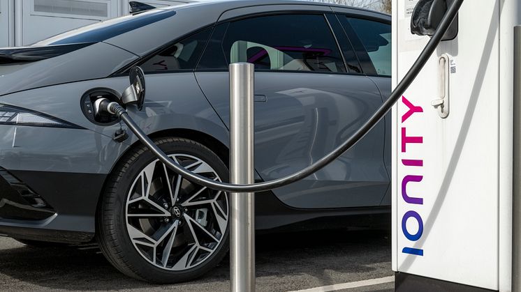 IONIQ 6 är första modellen från Hyundai att erbjuda Plug & Charge.