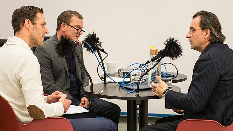 Erik Pettersson, hållbarhetschef Inrego, Ulf Lindholm, programledare Cirkulära Podden och Sasja Beslik, chef för hållbara finanser på Nordea. 