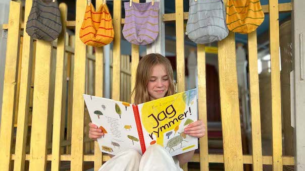 Invigning och premiär av Jag rymmer!  – Eva Lindström inviger Junibackens utställning den 24 maj 
