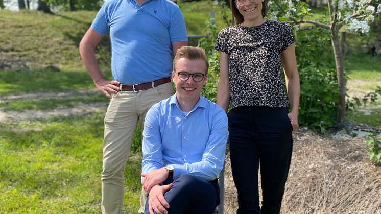Johan Rodéhn t.v. tillsammans med Lina Vikström Bergqvist och Petter Håkansson.  Bild: Structor