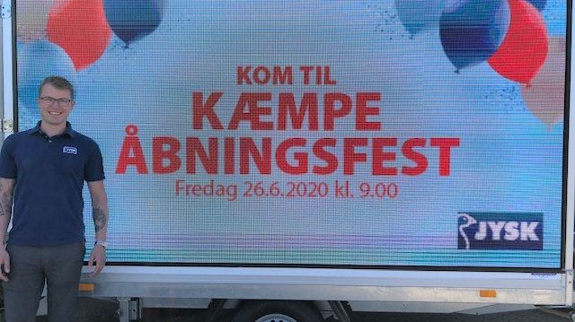 Butikschef Morten Boesen Madsen glæder sig til at genåbne sin butik.