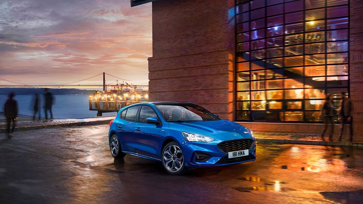 V České republice se nový Ford Focus objeví v červenci tohoto roku s cenami od  ​359 990 Kč.