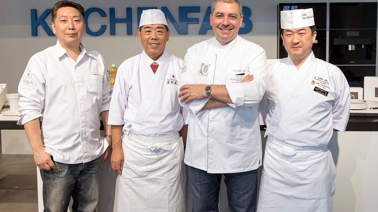 Die hochkarätige Jury der Global Sushi Challenge Deutschland: Sternekoch Yoshizumi Nagaya, Sushi-Großmeister Takashi Okumura, 3-Sternekoch Christian Bau und Sushi-Großmeister Hirotoshi Ogawa (v.l.)