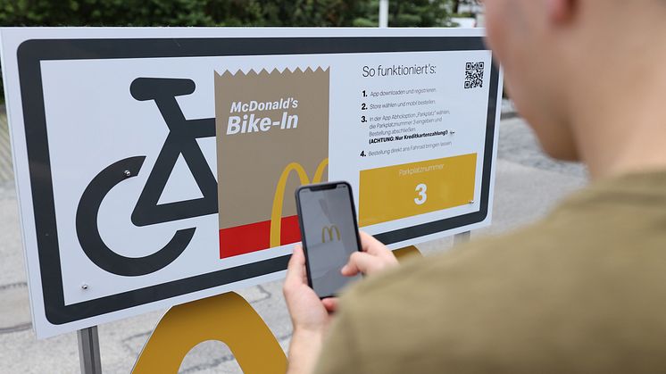 Bike-In - McDonald’s Deutschland erfüllt Gästewunsch und eröffnet McDrive für Fahrradfahrer