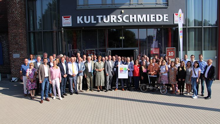 Die Teilnehmenden der RuhrtalRadweg Konferenz heute in Fröndenberg. Bild: Ruhr Tourismus / Doreen Scholz