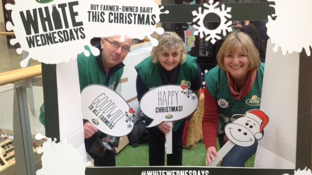 ​Arla Farmer Owners Spread Christmas Cheer and Thank People for Their Support