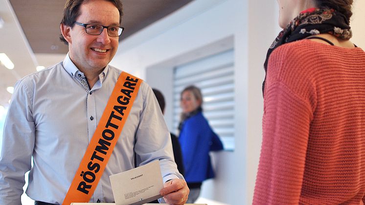 Mer än 400 röstmottagare behövs på valdagen den 9 september. Vill du göra en insats för demokratin? Anmäl dig på karlstad.se/val senast söndagen den 18 mars.