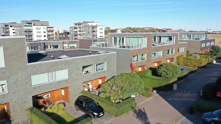 Skifferhusen i Maria Park Helsingborg med takskifferfasader. Arkitekt Wingårdhs