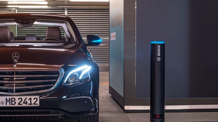 Bilen parkerer selv i P-huset
