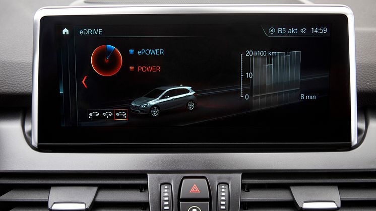 BMW 225xe iPerformance Active Tourer 2018 - skærm