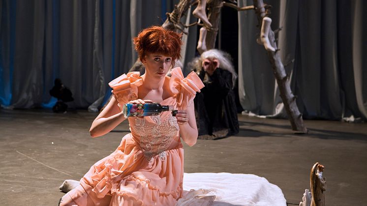 Scenekunstneren Lisa Lie mottok kunstnerstipend «Diversestipend» for 2019. Foto: Vigdis Haugtrø, Trøndelag Teater.