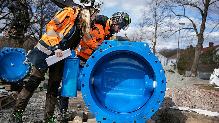 Helgen 19-20 juni installerar Kretslopp och vatten en ny vattenledning. Under tiden distribueras dricksvattnet via magasin, men om vattenkonsumtionen blir för stor kan det bli brist. 