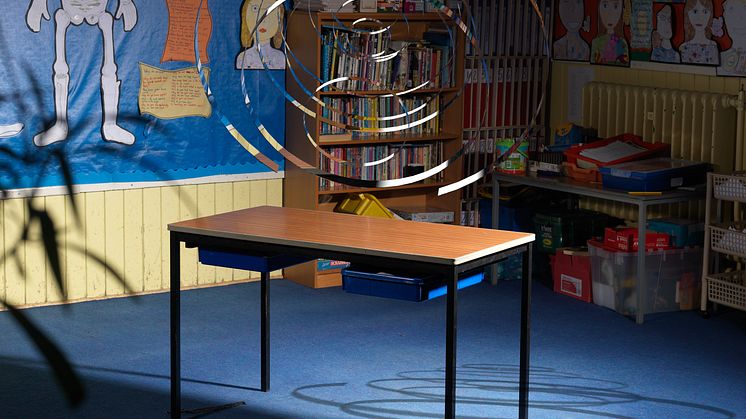 Stillbild, Wendy McMurdo, Indeterminate Objects (Classrooms), 2017