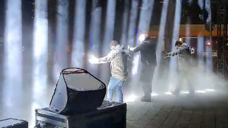 Aufbau Lichtfest Leipzig 2024: 11 Barriere (Martin-Luther-Ring/Höhe Goerdelerdenkmal)