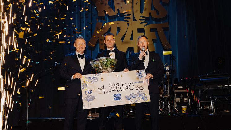 Racerkører Tom Kristensen, direktør for Peter Larsen Kaffe, Claus Bertelsen og bestyrelsesformand i KidsAid, Søren Bach.